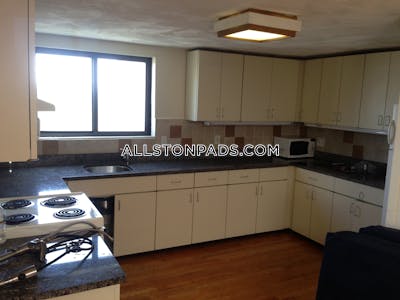 Allston 3 Beds 2 Baths Boston - $4,400