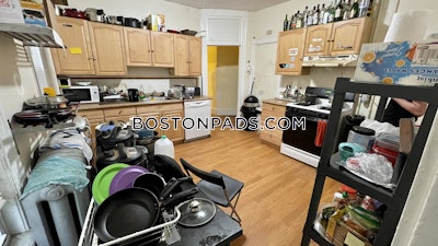 Mission Hill Spacious 4 Bed 1 bath available 9/1 on Cherokee St in Mission Hill Boston - $6,400