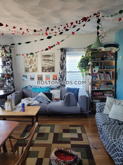 Somerville 4 Bed 2 Bath SOMERVILLE  Davis Square - $5,100 No Fee