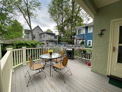 Somerville 6 Bed 2.5 Bath on Chetwynd Ave in SOMERVILLE  Tufts - $7,500