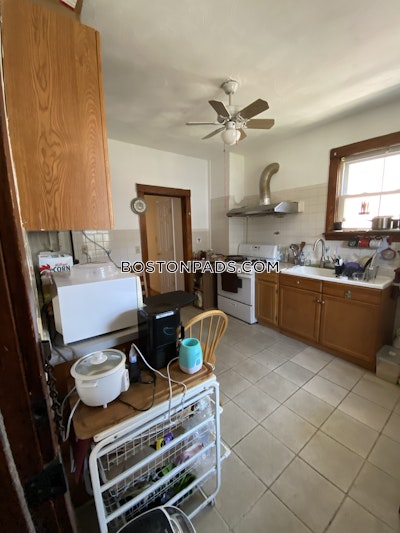 Allston 3 Bed, 1.5 Bath Unit Boston - $3,075 50% Fee