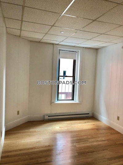 Back Bay Studio No Bath Boston - $2,045