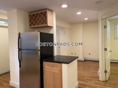 Back Bay 1 Bed  Back Bay Boston - $3,275