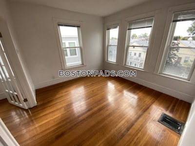 Somerville 4 Bed 1 Bath SOMERVILLE  Tufts - $4,000 No Fee