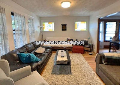 Somerville 4 Beds 1 Bath  Tufts - $6,500