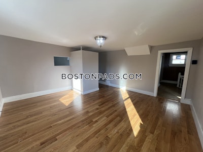 Quincy Bi-level 3 Bed 2 bath available NOW on Johnson Ave in Quincy!  Quincy Center - $4,500