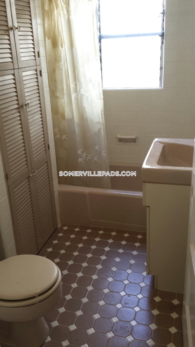 Somerville 5 Bed 2 Bath SOMERVILLE- WEST SOMERVILLE/ TEELE SQUARE $5,500  West Somerville/ Teele Square - $5,500