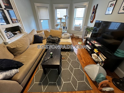 Medford 2 Bed 1 Bath MEDFORD  Tufts - $3,000